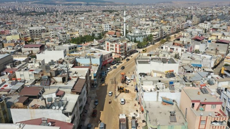 Gaziantep’te kilit taşları sökülüyor asfalt dökülüyor
