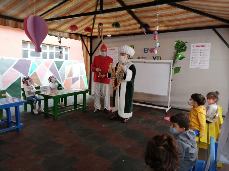 Çocuk kahramanları, çocuklara salgından korunmayı öğretti
