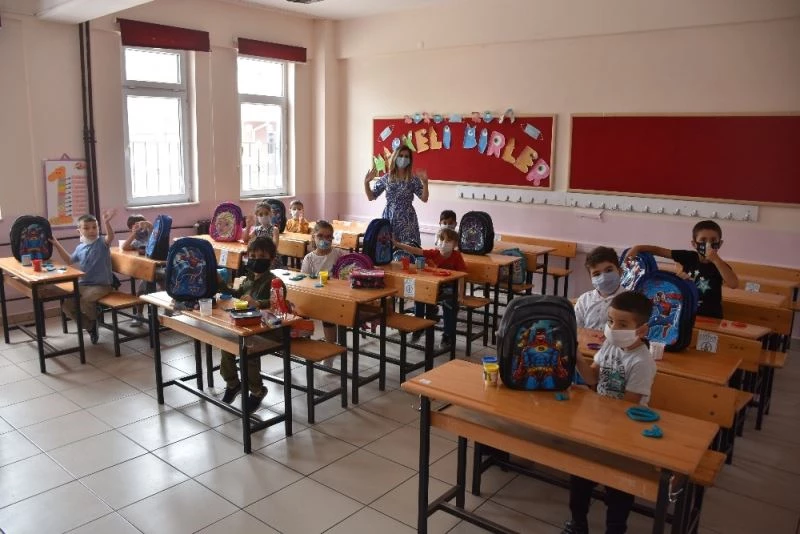 Kırtasiye setleri başkan amcadan
