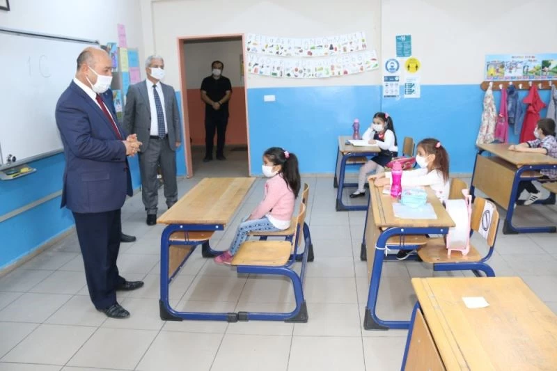 Kütahya’da anasınıfı ve ilkokul 1’inci sınıflarda yüz yüze eğitim başladı
