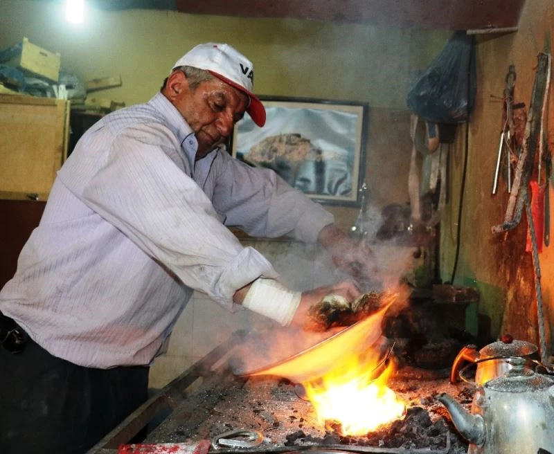 Van’da son kalaycı ustası zamana direniyor

