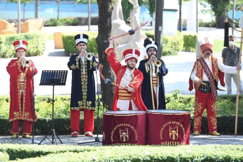 Başkent’te canlı yayınlarla sanat keyfi
