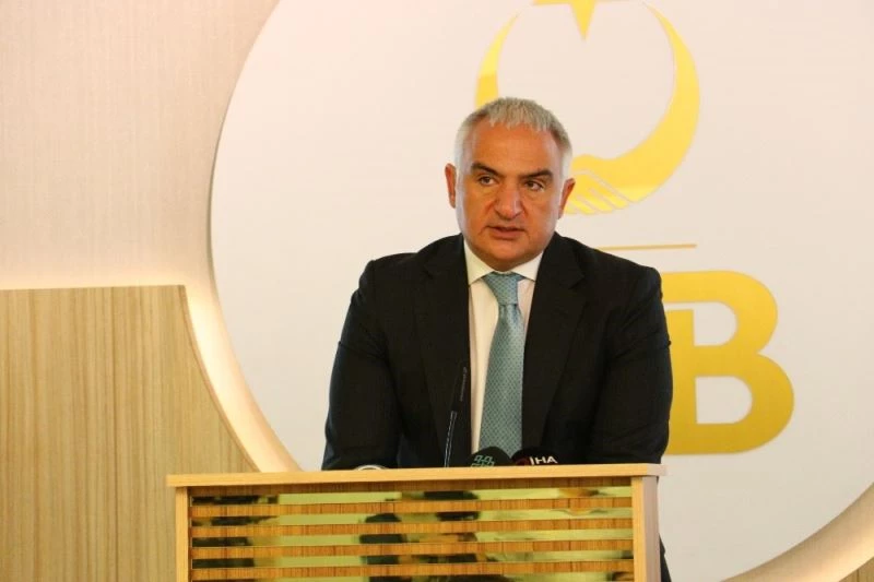 Bakan Ersoy: “Türk diasporasının yeni nesillerini asimilasyondan korumak ve anavatanla bağlarını güçlendirmek bütüncül bir strateji ile mümkündür”
