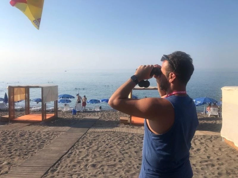 Karadeniz’de tatilcileri cankurtaranlar hayata bağladı
