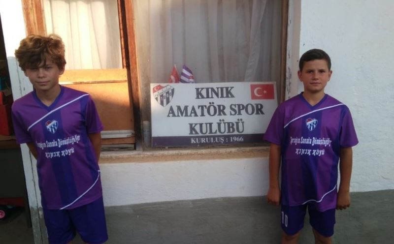 Kınıkspor’a 79 yaşındaki eski futbolcusu sahip çıktı
