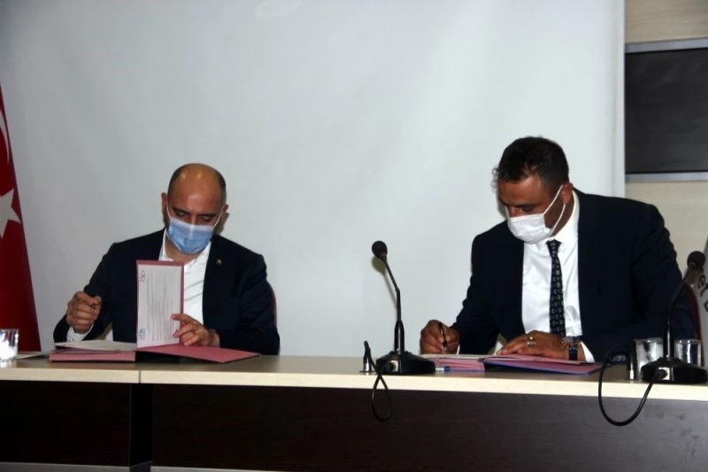 Sarıoğlanlı çiftçiler toprak analizlerini KTB laboratuvarında ücretsiz yaptırabilecek
