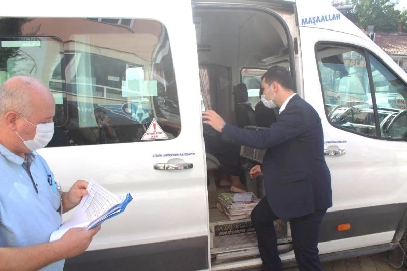 Kaymakam Karadağ, yolcu otobüslerini denetledi
