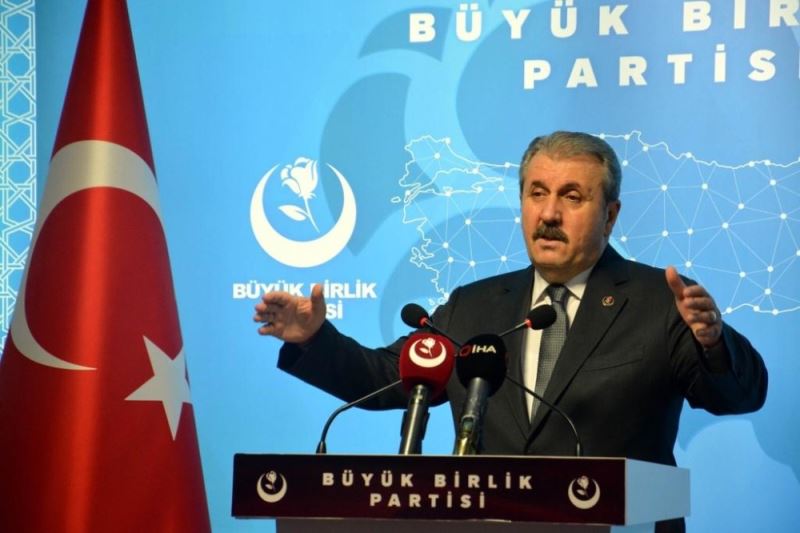 BBP Genel Başkanı Destici: “Sağlık çalışanlarına yönelen şiddet eylemlerinin en ağır şekilde cezalandırılması artık bir zaruret