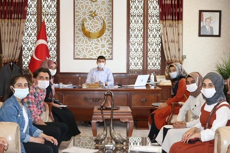 Öğrencilerden Kaymakam Kayabaşı’na ziyaret
