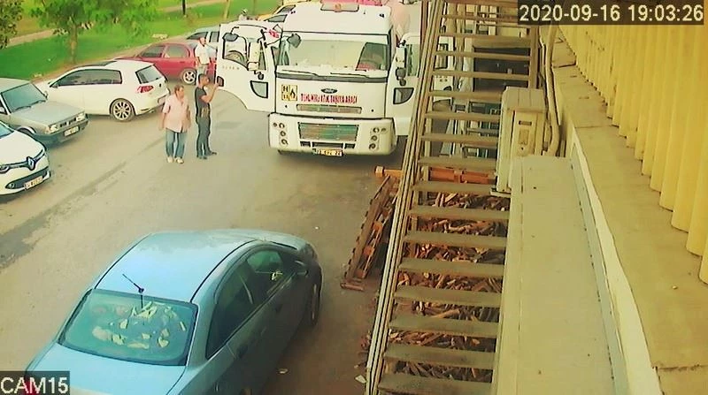 Kartlarındaki bakiye yetersiz çıktı, iban numarasını alıp kayıplara karıştılar
