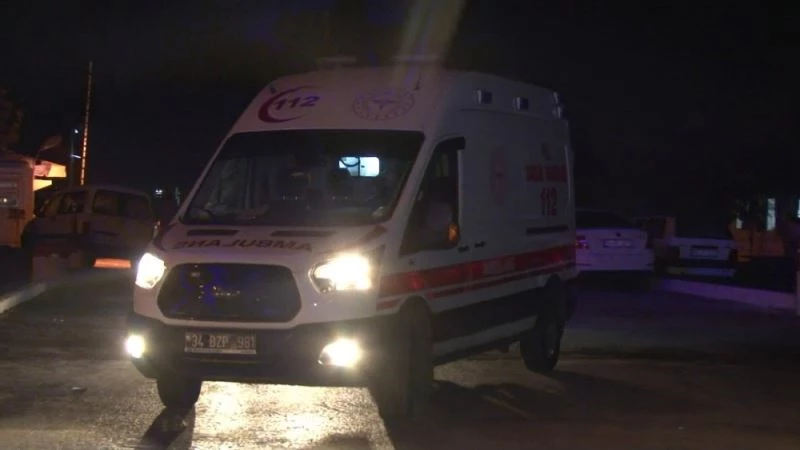 Kartal sahilde bir kişi tartıştığı kişiyi şişeyle kesti
