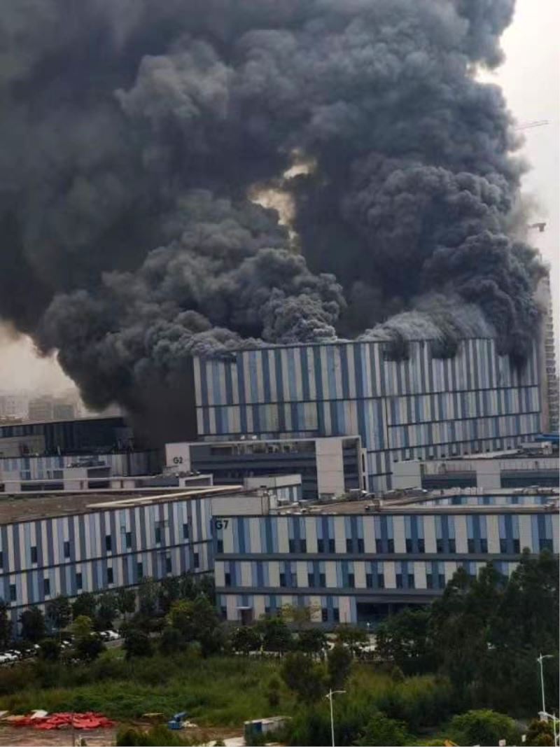 Çinli teknoloji şirketi Huawei’nin laboratuvarında korkutan yangın
