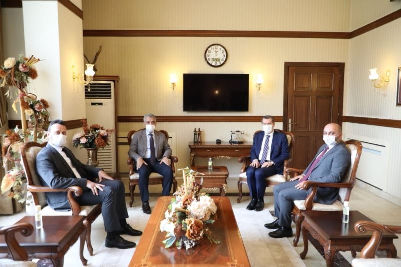 Başkan Arısoy’dan Erzincan Valisi Mehmet Makas’a “hayırlı olsun” ziyareti
