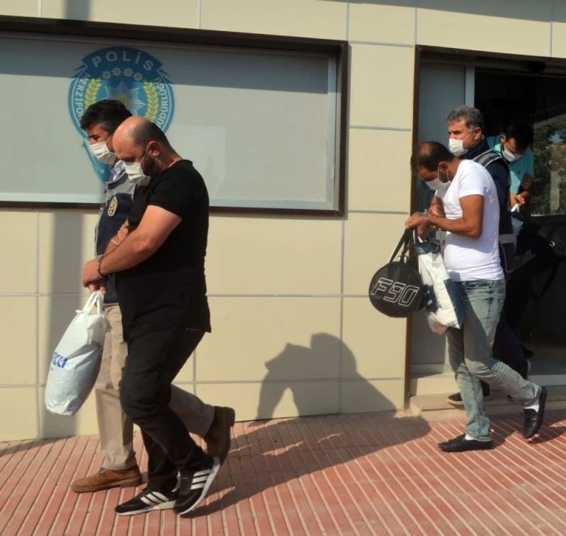 Özel düzenekle 17 kişinin ATM’den parasını çaldılar
