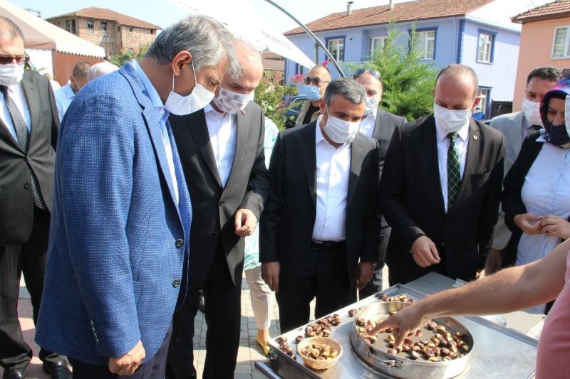 Düzce’nin meşhur kestanesi Bakan Yardımcısı Alpaslan’a ikram edildi
