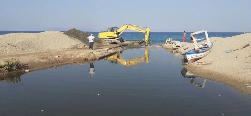 Balık ölümleriyle dikkat çeken Kocagöl’ün denizle bağlantısını sağlayan kanal açıldı
