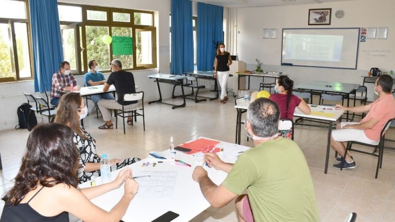 Proje Geliştirme Komisyonu, ilk eğitimi öğretim elemanlarına verdi
