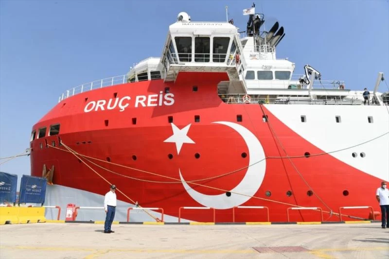 Antalya Valisi Ersin Yazıcı, Oruç Reis gemisini ziyaret etti