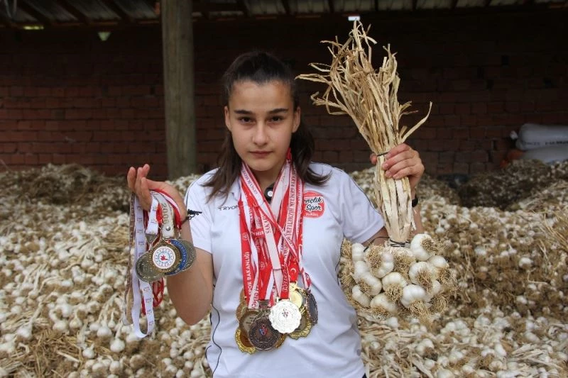 Sarımsak tarlasından Avrupa’ya uzanan başarı
