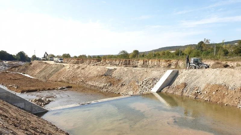 Asar deresinde ıslah çalışmaları devam ediyor
