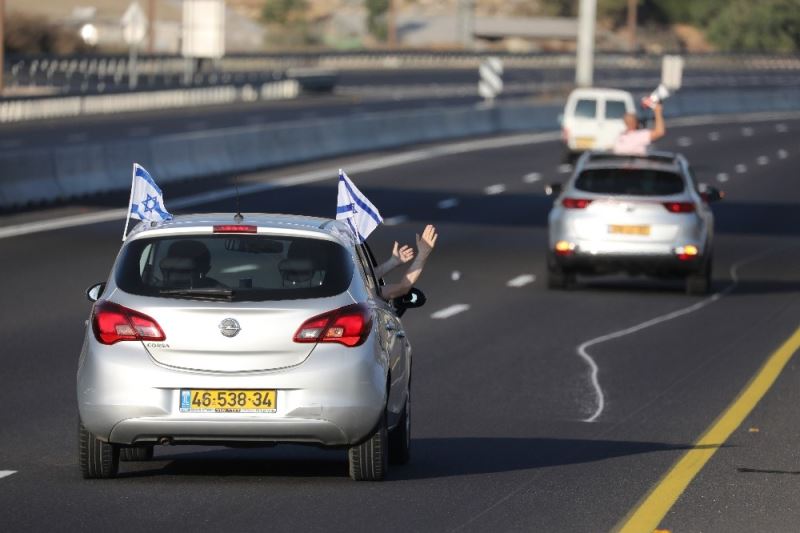 İsrail’de Netanyahu karşıtlarından konvoylu protesto
