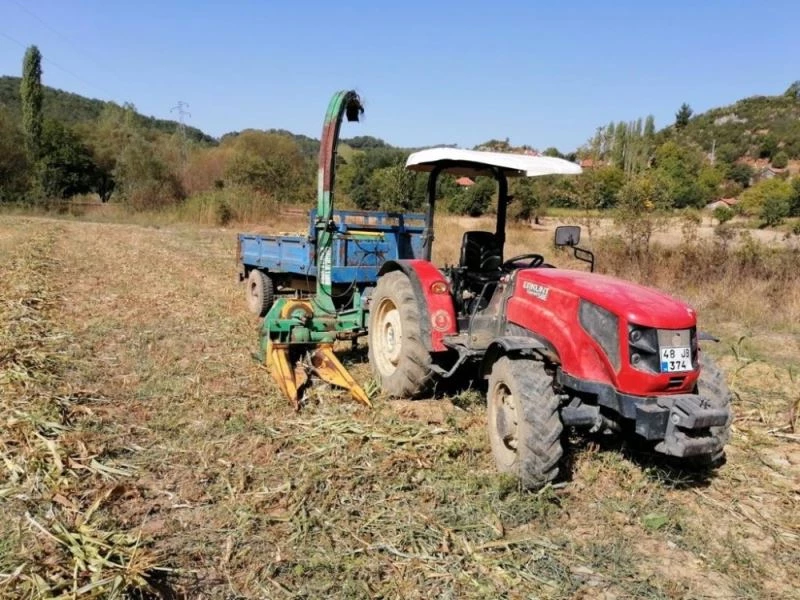 Fethiye’de kolunu silaj makinesine kaptıran kişi ağır yaralandı
