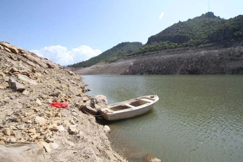Ayvalık’ta kuraklık Madra Barajı’nı kuruttu
