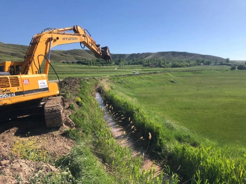 Van’da 483 kilometre sulama kanalı temizledi
