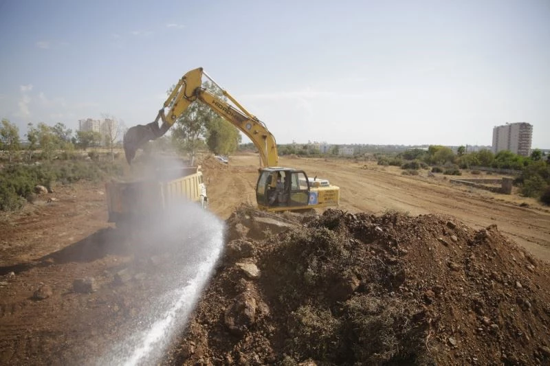 Aksu’da Çalkaya imar yolları açılıyor
