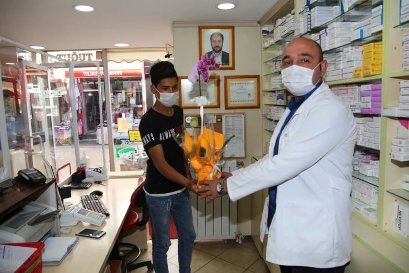 Başkan Bilgin, eczacıları unutmadı
