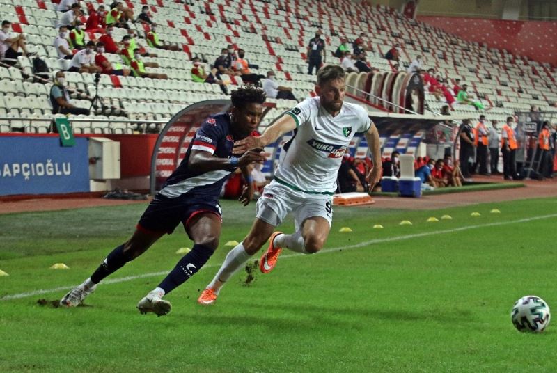 Süper Lig: Antalyaspor: 0-  Denizlispor:0 (İlk yarı)
