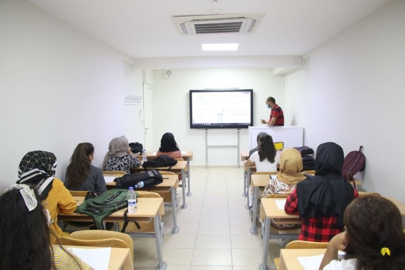 Haliliye’nin eğitime desteği sürüyor
