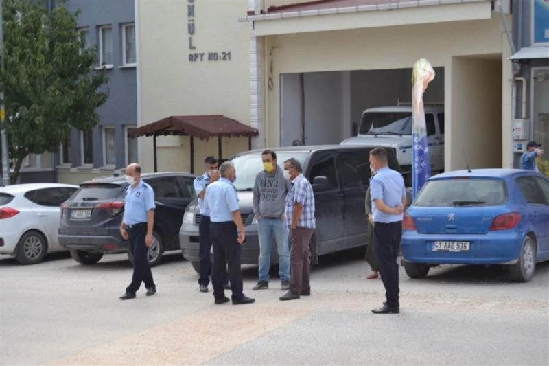 Çekme payına yapılan araba garajına yıkım için geldiler
