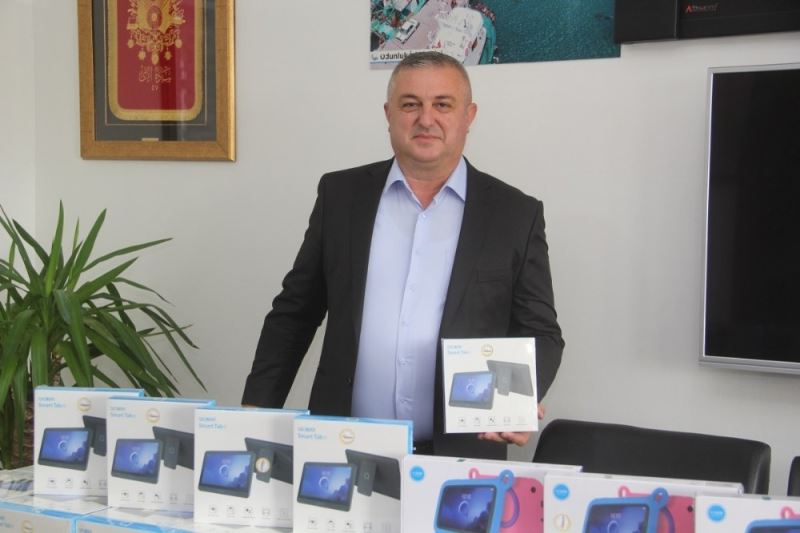 Geyikli’de 200 öğrenciye tablet dağıtıldı
