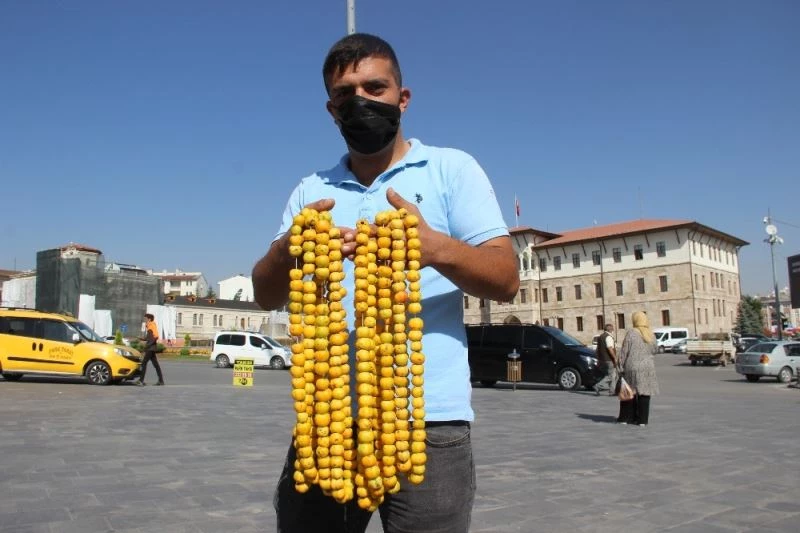 Doğada bedava, tezgahta 10 lira, bin bir derde deva
