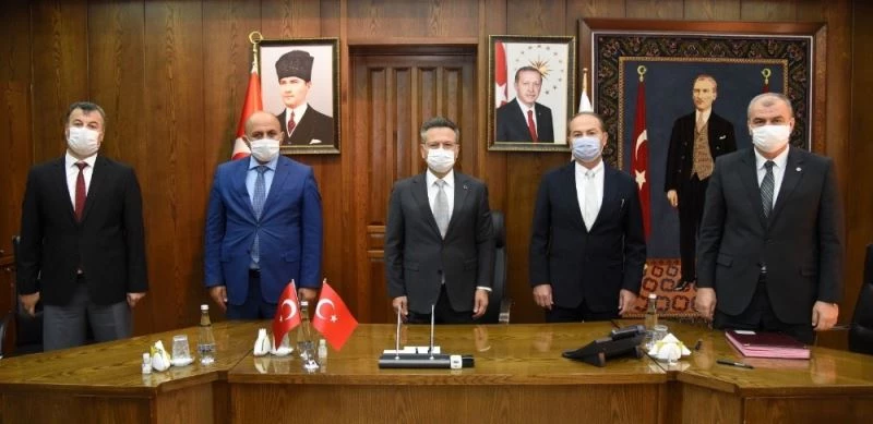 Çineli hayırsever Ünal ailesinden eğitime ‘özel’ destek
