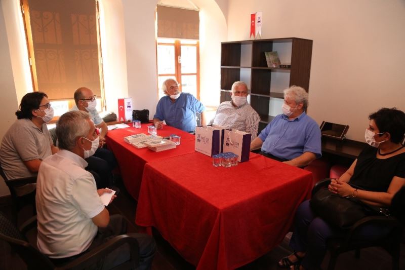 Başkan Atay, ’Efelerden Haber’ kitabını tanıttı
