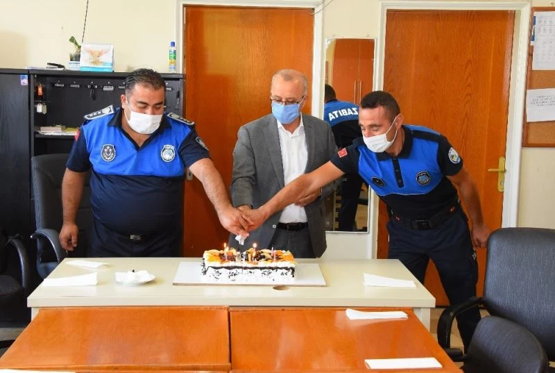 Salihli’de zabıta haftasına pastalı kutlama
