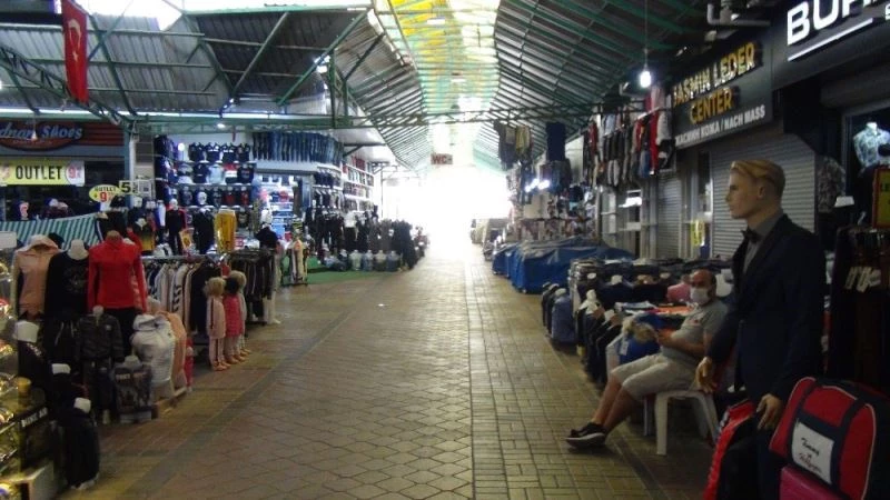 Bekçinin izin gününü öğrenen hırsızlar esnafı bezdirdi
