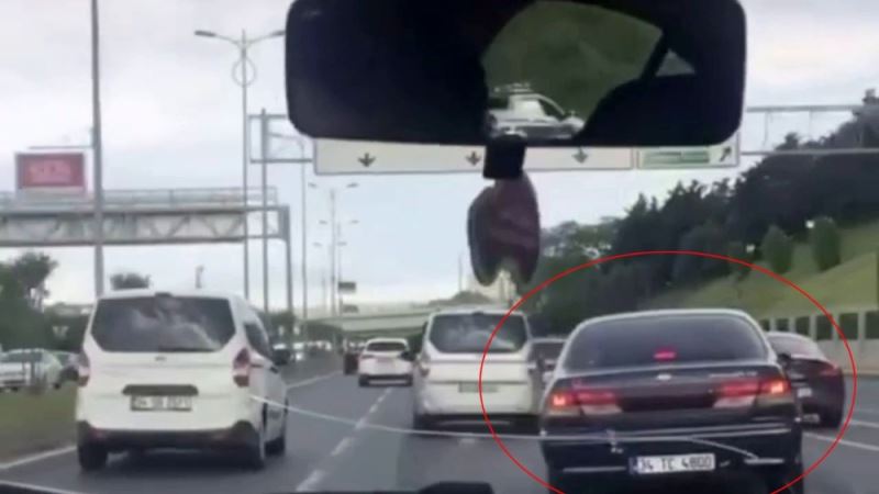 (Özel) İstanbul trafiğinde “makas” terörleri kamerada
