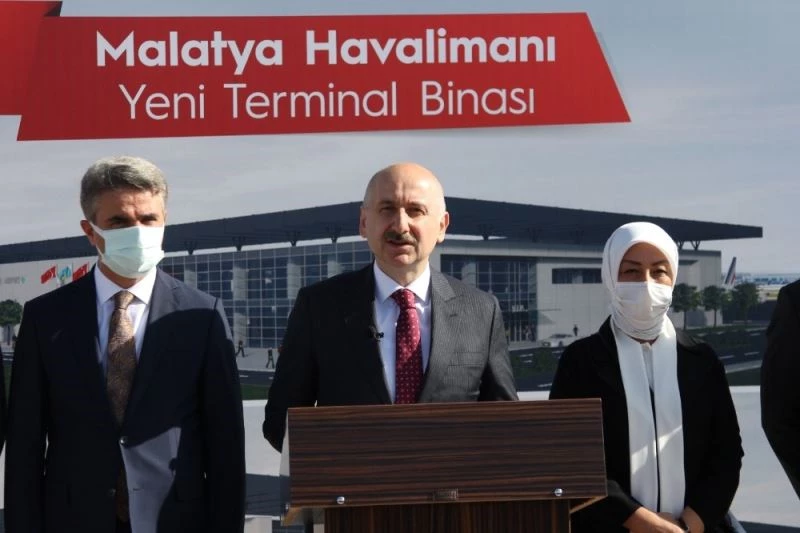 Bakan Karaismailoğlu: “2003 yılında iç ve dış hatlar toplamında 34 milyon olan yolcu trafiğimiz 2019 yılında 209 milyonu aştı”
