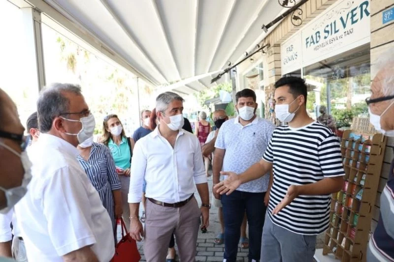 Başkan Oktay ve Milletvekili Girgin, Bozburun Mahallesi’ni ziyaret etti
