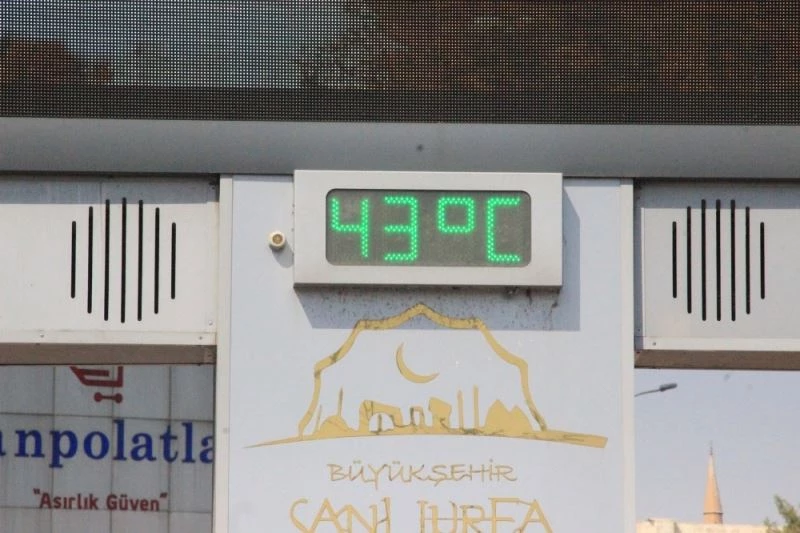 Şanlıurfa’da bunaltıcı sıcaklık etkisini sürdürüyor
