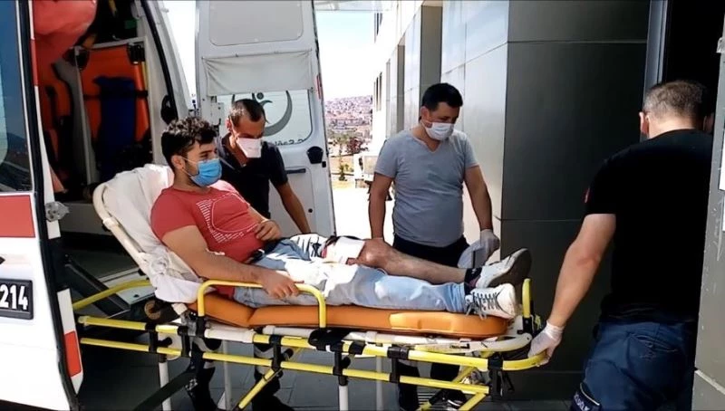 Fırlayan spiral taşı işçinin bacağına isabet etti
