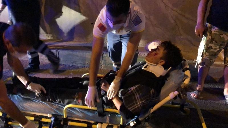 Bursa’da trafik kazasında can pazarı... Otomobil minibüse arkadan çarptı: 6 yaralı
