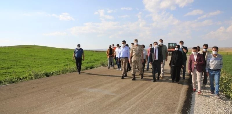 Kars’ta köy yolları asfaltla kaplanıyor
