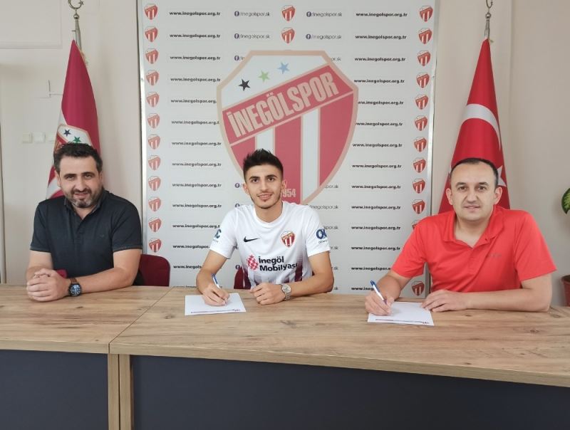 İnegölspor Beşiktaş’ın orta saha oyuncusunu 1 yıllığına kiraladı

