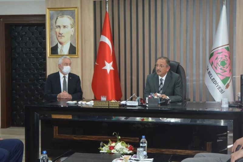 AK Parti’li Özhaseki: “Belediyecilikte şampiyonuz”
