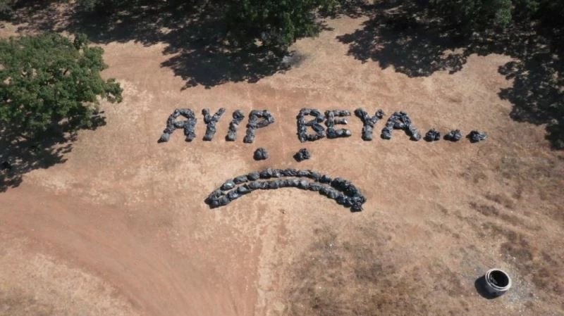 150 torba çöple böyle tepki gösterdiler
