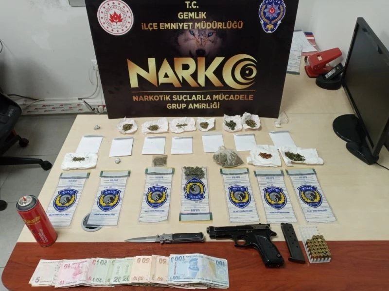 Polis iki saatte uyuşturucu şebekesini çökertti
